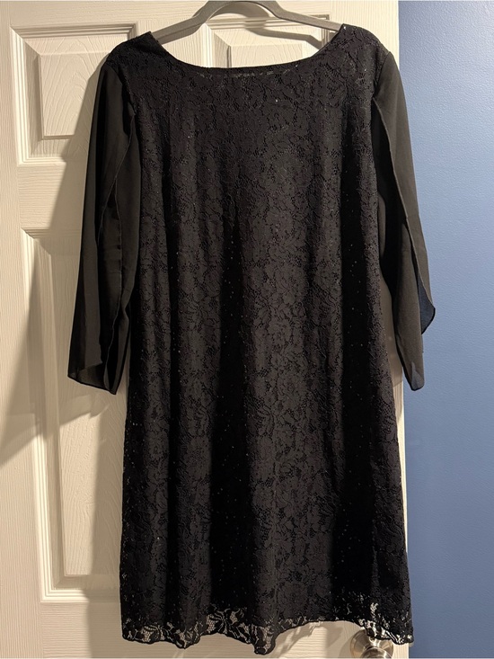 Dresses & Skirts - Elegant Black Lace Overlay Evening Dress